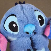 Cargar imagen en el visor de la galería, Peluche Interactivo de Stitch: Calma la Ansiedad de tu Bebé con Luz y Música Relajante
